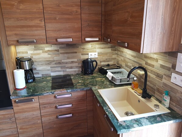 Fridge, microwave, oven, stovetop