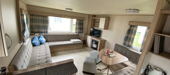 3 Bed 8 Berth Caravan in California Cliffs - D53