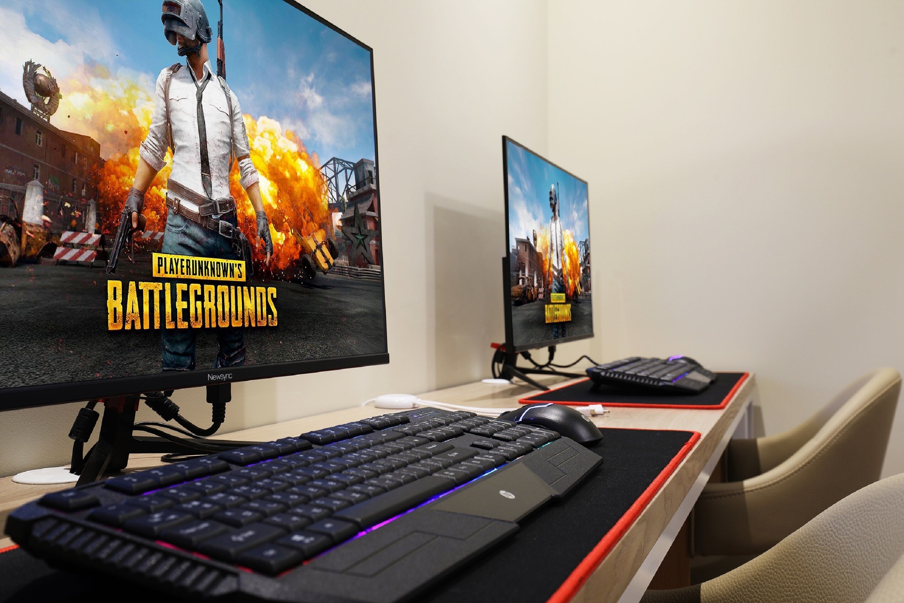 deluxe 2 pc room (free netflix) | room amenity