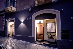 Front of property - Giuseppe Verdi Luxury Apartments (Catania)