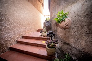 Deluxe-Apartment, 1 Schlafzimmer | Blick auf den Innenhof