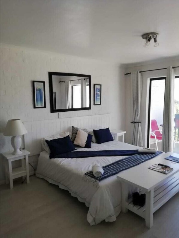 Standard Room | 1 bedroom, free WiFi, bed sheets - Joie de Vevre Conferences (Paarl)