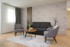Exclusive Apartment (Top 14) | Living room