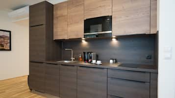 Deluxe Apartment (Top 35) | Private kitchen | Fridge, microwave, stovetop, espresso maker
