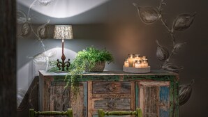 Leilighet (Queen) | Skrivebord, blendingsgardiner og barnesenger (inkludert)