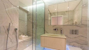 Casa | Baño | Regadera, amenidades de baño gratuitas, secadora de cabello, toallas