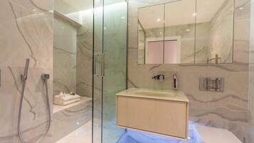 House | Bathroom | Shower, free toiletries, hair dryer, towels