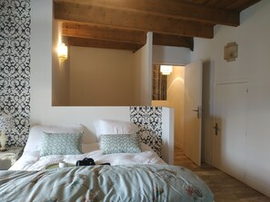 3 chambres, fer et planche Ă repasser, draps fournis