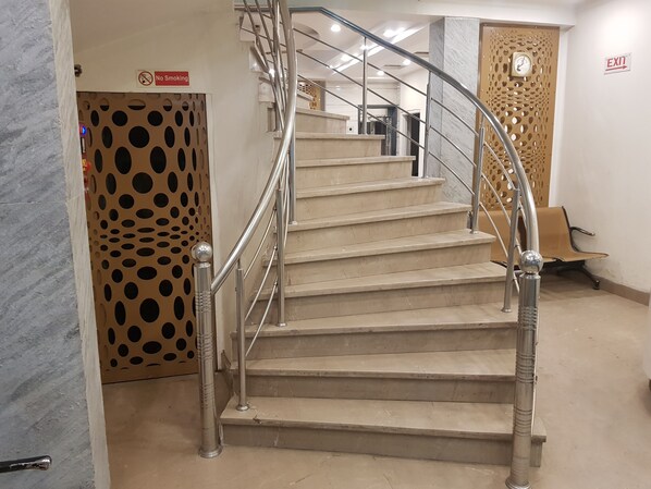 Staircase - HOTEL LEO (New Delhi)
