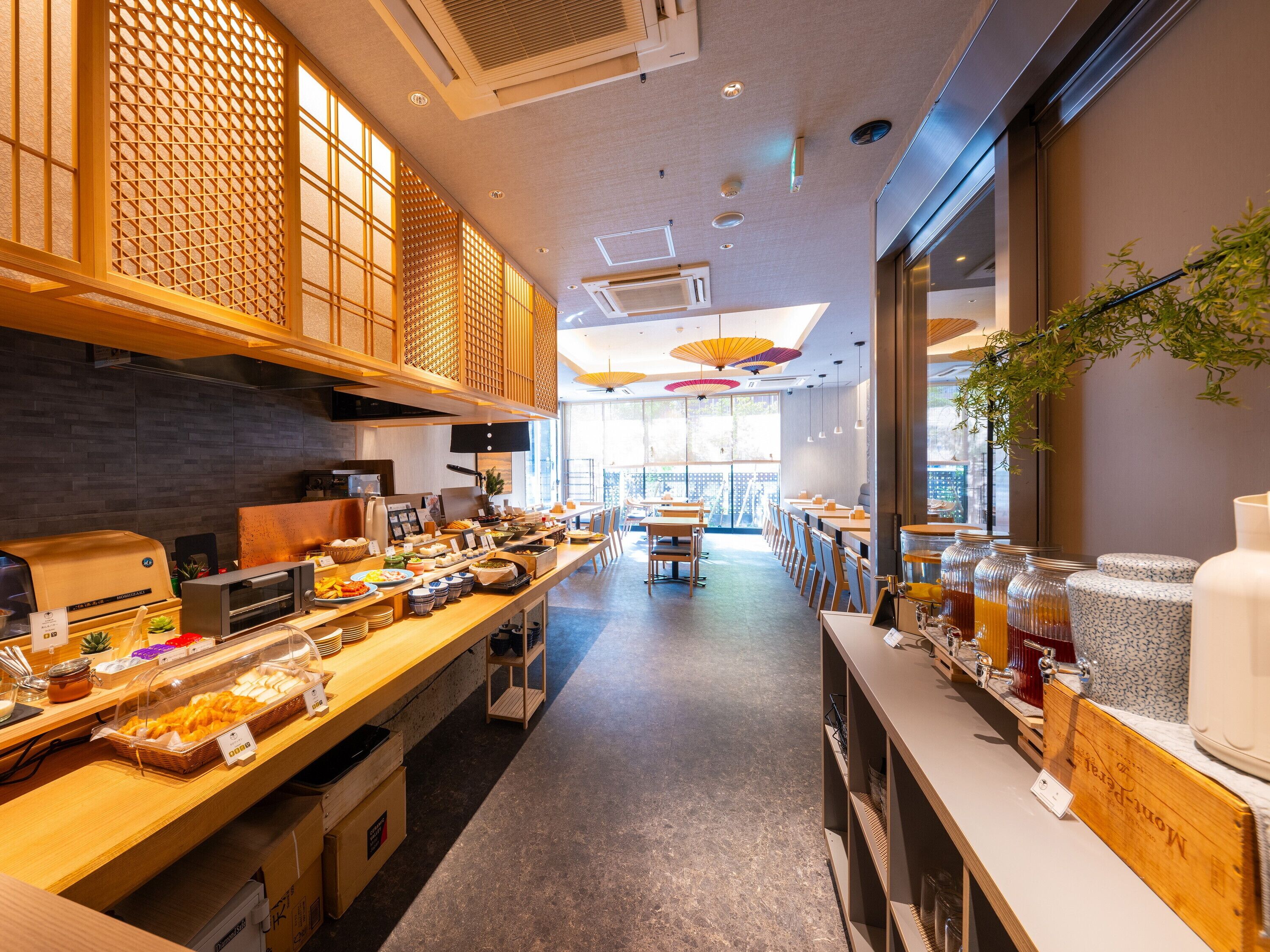 朝食、ランチ、ディナーに営業 (日本料理 / 和食)