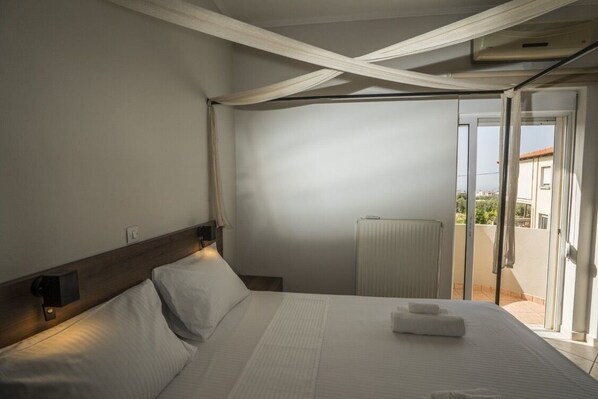 2 chambres, fer et planche à repasser, Wi-Fi, draps fournis