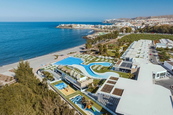 2 outdoor pools, pool umbrellas, sun loungers