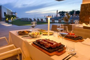 3 Restaurants; Frühstück, Mittagessen und Abendessen werden serviert