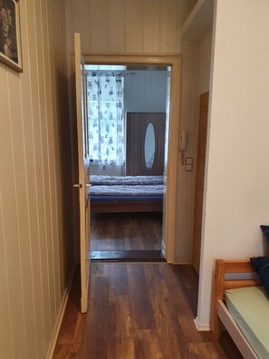 2 室のベッドルーム、WiFi、ベッドシーツ