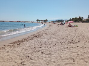 In Strandnähe, Liegestühle