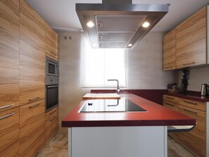 Fridge, microwave, oven, coffee/tea maker
