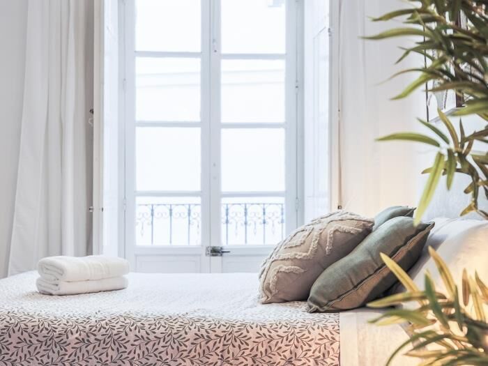 Strykejern/-brett, internettilgang og sengetøy