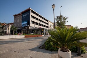 Fachada de la propiedad