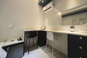 Standard Double Room | Room amenity - No.25 Hotel Daegu Station (Daegu)