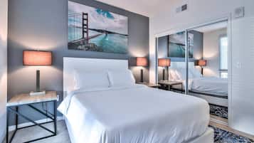 2 slaapkamers, een strijkplank/strijkijzer, beddengoed