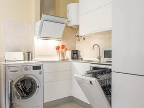 Fridge, microwave, coffee/tea maker, toaster