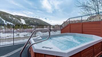 Condo, 2 Bedrooms | Outdoor spa tub