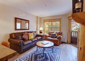 Appart'hôtel, 1 chambre | Coin séjour | Télévision