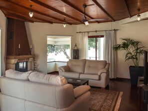 TV, DVD player, stereo - Superb cottage in the countryside of Fuerteventura (Puerto del Rosario)