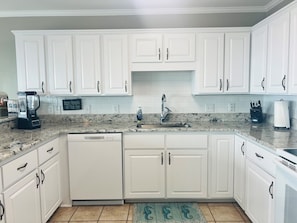 House, 5 Bedrooms | Private kitchen | Fridge, oven, coffee/tea maker, toaster