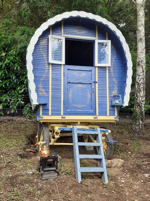 Exterior detail - Bow Top Wagon on forest edge (Belle Isle En Terre)
