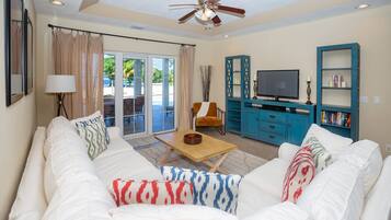 Studio | Area keluarga | TV