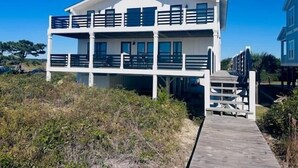 House, 6 Bedrooms | Exterior