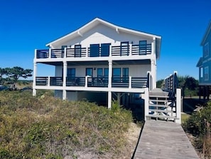House, 6 Bedrooms | Exterior