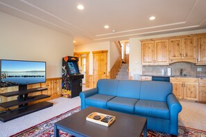 單棟房屋, 4 間臥室 | 客廳 | 智能電視