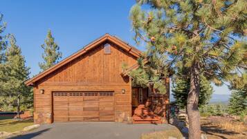 House, 4 Bedrooms | Exterior