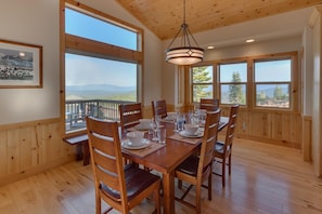 House, 4 Bedrooms | Dining