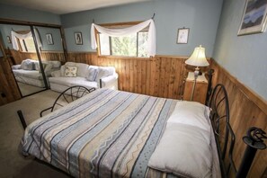 House, 4 Bedrooms - A Big Olympic Getaway 4 Bedroom Apts by RedAwning (Big Bear Lake)