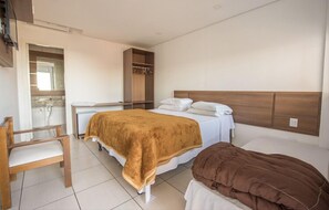 Quartos à prova de som, Wi-Fi de cortesia, roupa de cama