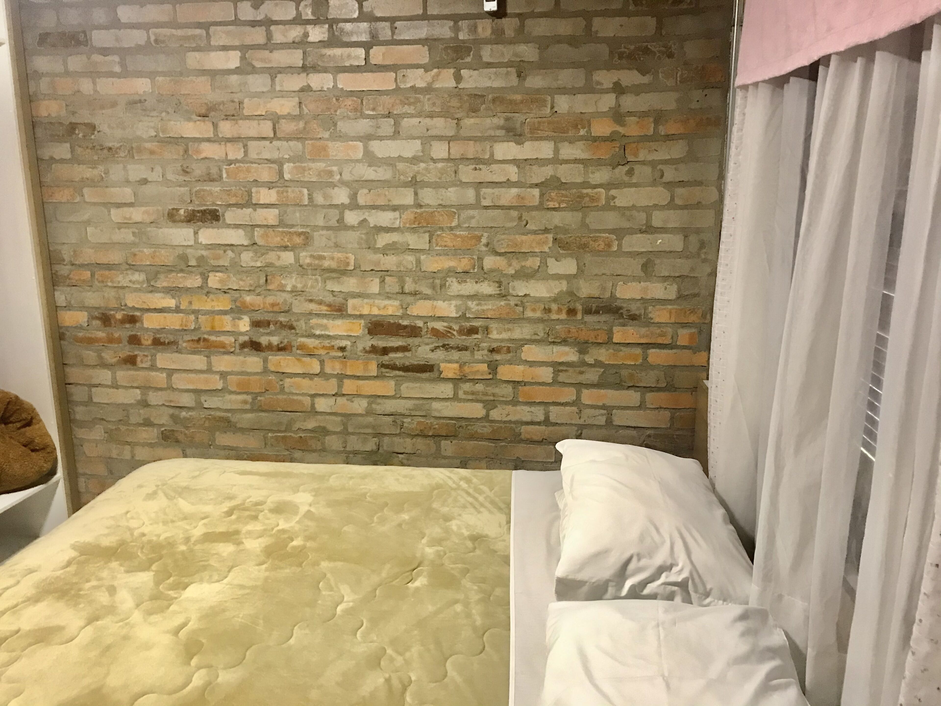 single room | soundproofing, free wifi, bed sheets