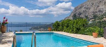 Villa Zeta Nissaki with magnificent sea view