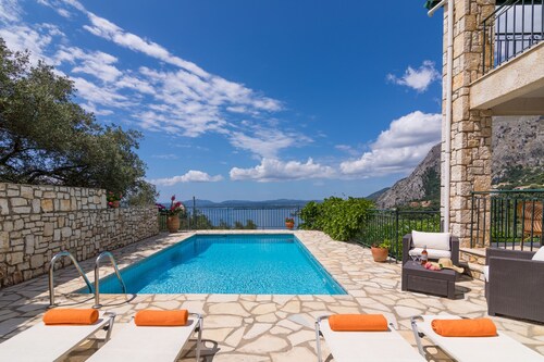 Villa Zeta Nissaki with magnificent sea view