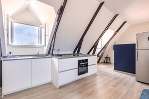 Réfrigérateur, four, plaque de cuisson, lave-vaisselle