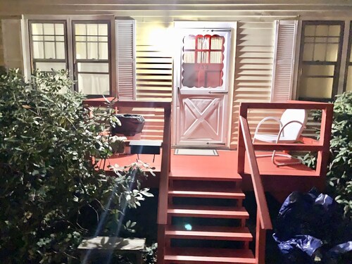 Cozy 1 bedroom apartment  can sleep 4  queen size bed couch in living room 