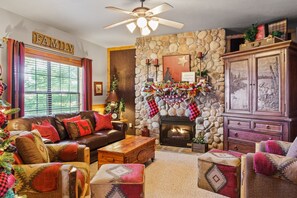 Smart TV, fireplace, DVD player