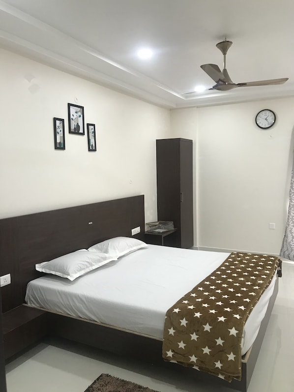 7 bedrooms - SRI KRISHNA RESIDENCY (Eluru)