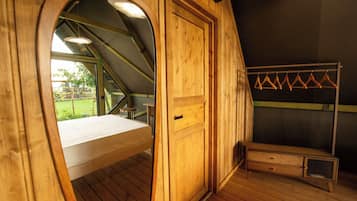 Deluxe tent | Luxe beddengoed, donsdekens, bedden met traagschuimmatrassen