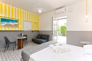 أغطية فراش متميزة وألحفة محشوة بالريش وأسرّة بإسفنج يتكيف مع شكل الجسم