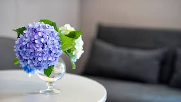 Deluxe Room | Premium bedding, down comforters, memory foam beds, minibar