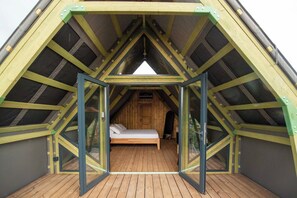 Classic Tent | Premium bedding, down comforters, memory foam beds, minibar - Maison Di Fiore Park  (Ercolano)