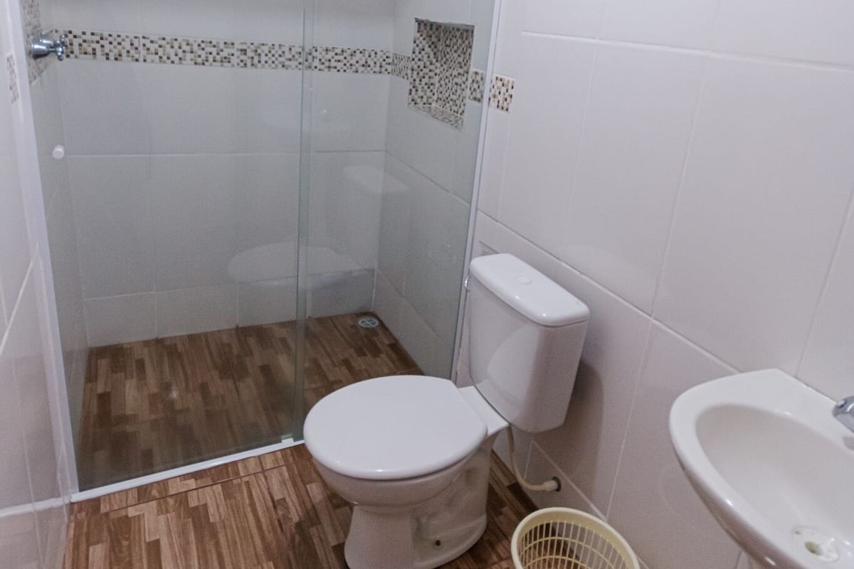 Shower, hair dryer, bathrobes, towels